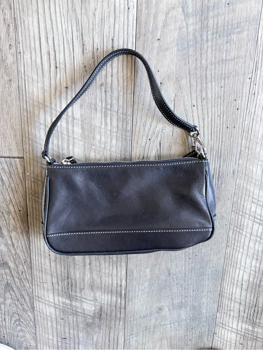 Coach Leather y2k Bag with Contrast Stitching
